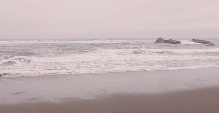 Hombre acusa que tiene 16 denuncias por ingresar a playa Mónaco de Pichilemu