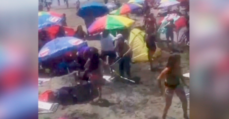 Video registró sillazos y golpes durante violenta pelea en playa de Cartagena