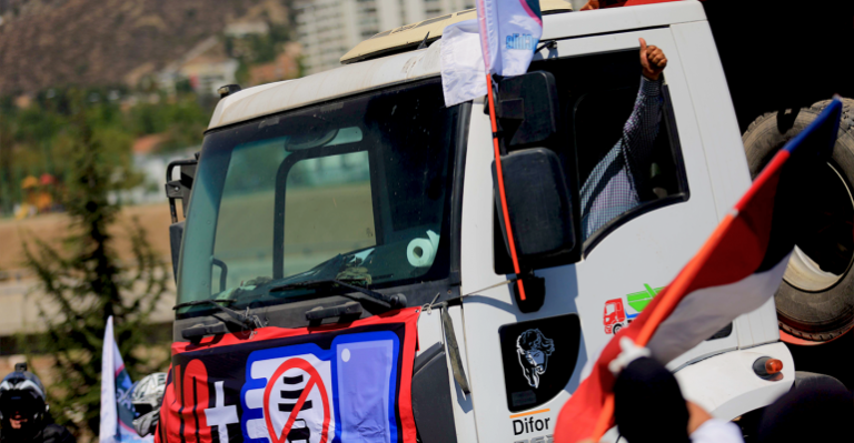 Caravana del movimiento “No + TAG” se desplaza por principales autopistas de Santiago