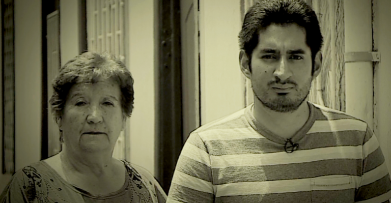 ¿Qué debe hacer? Joven denuncia que su familia será embargada por deuda de vecino