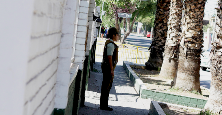 Nuevos incidentes: Ataque a cuatro comisarías en diferentes comunas de Santiago
