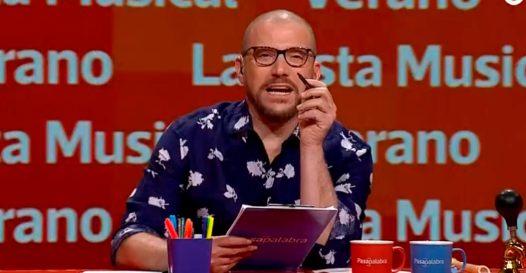 ¿Fue justo?: La textual ayuda de Julián Elfenbein provocó controversia en redes sociales