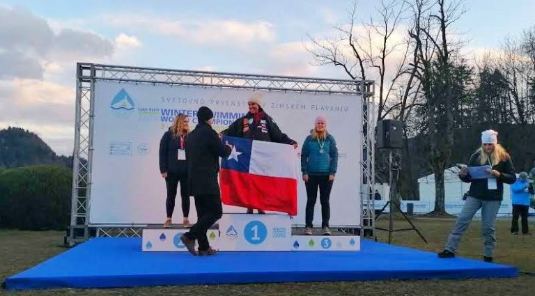 Bárbara Hernández superó las aguas de 5°C en Eslovenia y obtuvo medalla de oro