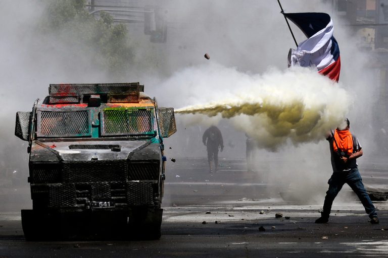 Corte de Apelaciones de Valparaíso autoriza a Carabineros a usar elementos disuasivos durante protestas