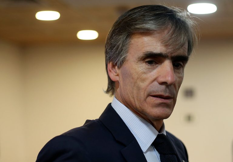 Ex ministro Valente: “Que el progreso económico le estaba llegando a algunos y a otros no, no me la compro”