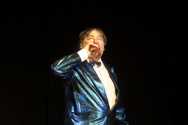 Estuvo sólo 15 minutos en el escenario: Ernesto 