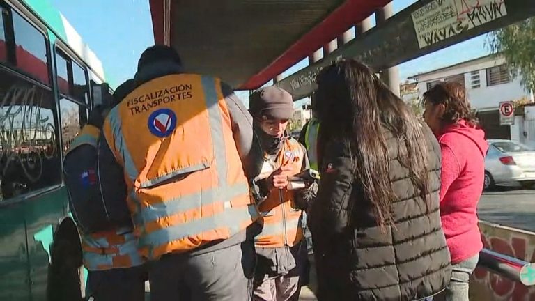 Fiscalización en el sistema de transportes de la RM disminuyó tras el estallido social