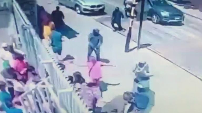 A plena luz del día: 16 delincuentes realizaron violento asalto en banco de Puente Alto