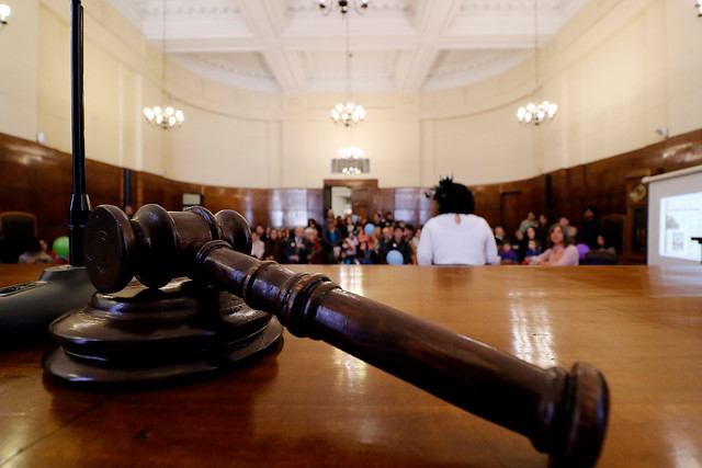 Abogado que no llegó a una audiencia justificó su inasistencia con poema de su autoría