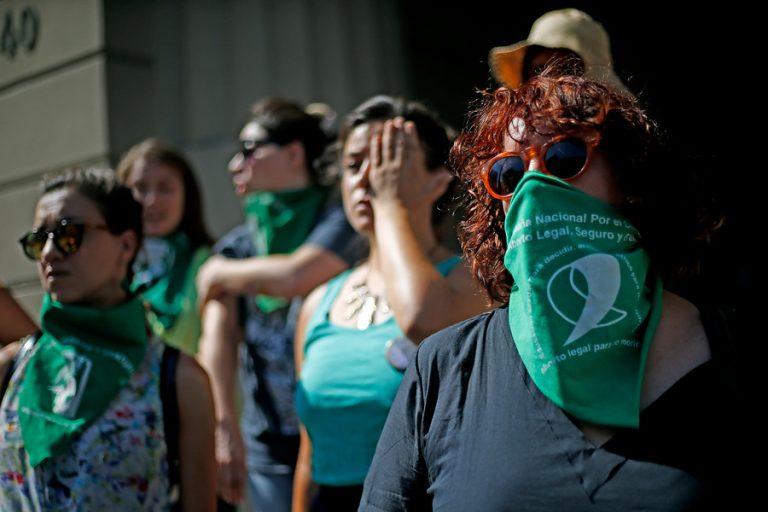 Inadmisible: Corte de Apelaciones rechaza recurso de protección interpuesto por feministas