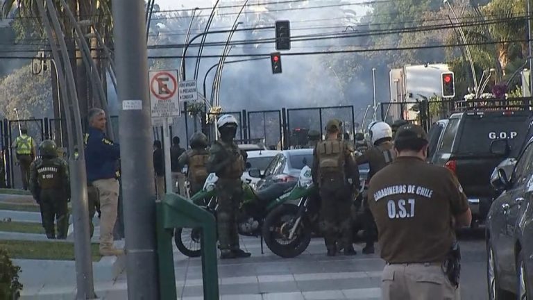Público ingresó al festival en tranquilidad mientras se registraron incidentes en Viña del Mar