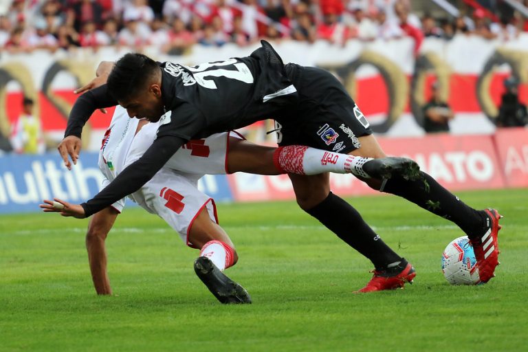 Cuarta derrota al hilo: Colo Colo no pudo contra Curicó y se hunde en la tabla