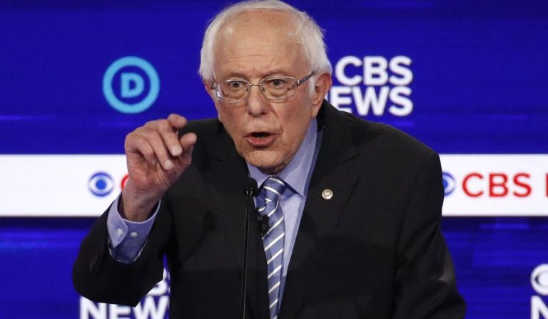 Sanders critica política exterior de EE.UU.: 