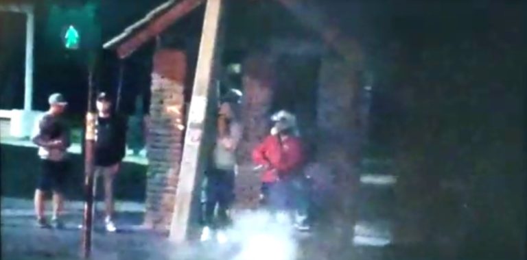 Todo fue captado por cámaras: Detienen a sujeto que habría disparado a Subcomisaría de Padre Hurtado y huyó en moto