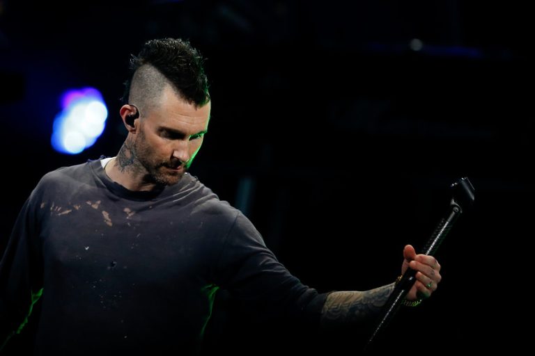 Pese a que alcalde de La Florida negó patente comercial para Maroon 5, productora confirmó el recital