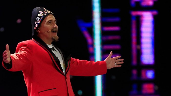 Paúl Vásquez “El Flaco” sacó aplausos en Peñaflor previo a su rutina en Festival de Viña