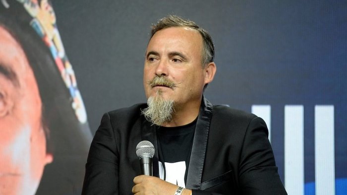 Paul Vásquez “El Flaco” se emocionó en conferencia de prensa al hablar del estallido social