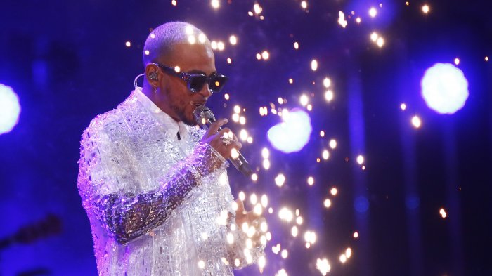 Redes sociales estallaron por look de Ozuna en Viña 2020