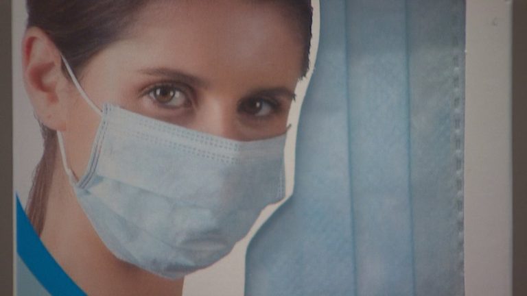 En algunas farmacias ya escasean: Aumentó  la venta de mascarillas ante preocupación por coronavirus