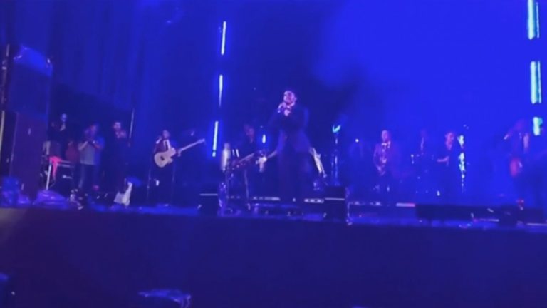 Kanela lanzó insultos contra Piñera y fanáticos le recordaron su participación en cierre de campaña del presidente