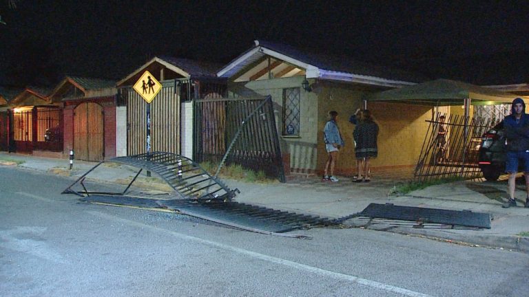 Asalto en Quilicura: Delincuentes amenazaron a mujer y atropellaron a sus hijos