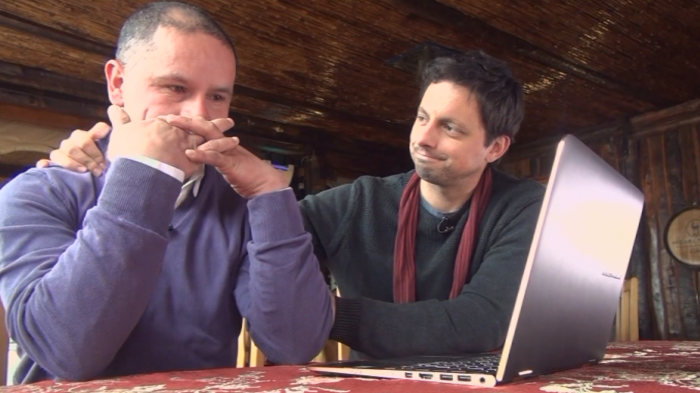 Espías del Amor: Moisés le prestó millonaria cifra a su novia virtual