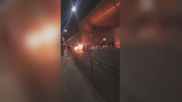 Bomberos debió controlar amago de incendio en boletería de estación metro Los Quillayes