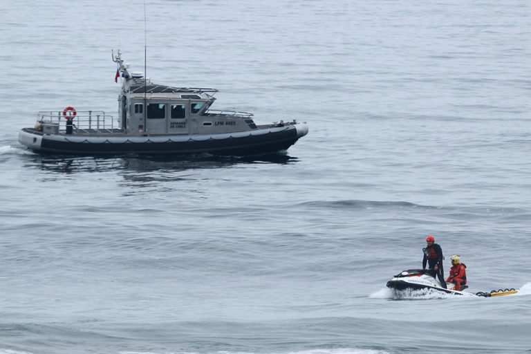 Un muerto y 5 desaparecidos deja colisión entre botes en la Región del Bío Bío