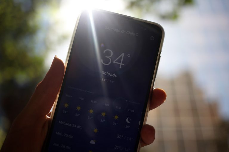 ¡Otro mal sin remedio! Santiago, Curicó y Chillán padecen el verano climatológico más cálido en su historia