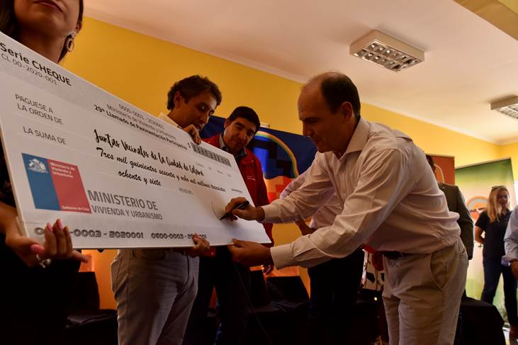 Minvu invertirá más de tres mil millones de pesos para recuperar veredas en Calama