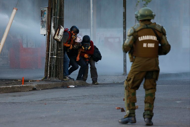 Joven fue baleado por carabinero en Concepción: Institución afirma que funcionario actuó en defensa propia