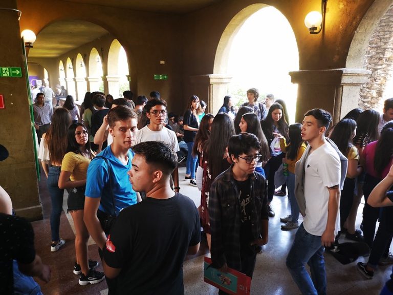 Sernac anuncia que comenzó a regir el derecho a retracto en la educación superior: Revisa cómo aplicarlo