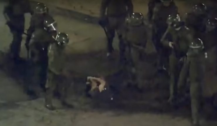 Obstrucción y falsificación de instrumento público: Reformalizarán a carabineros imputados por golpiza en Ñuñoa