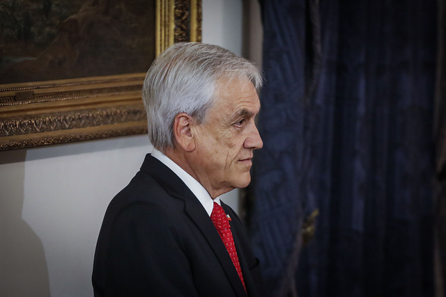 Senadores analizan viabilidad de acción para inhabilitar a Piñera por 