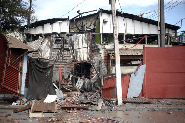 Explosión en fábrica de La Cisterna dejó al menos siete personas lesionadas