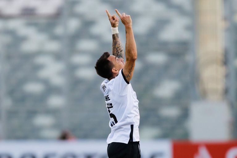 Celebración monumental: Colo Colo derrota al Paranaense en el estrecho grupo C