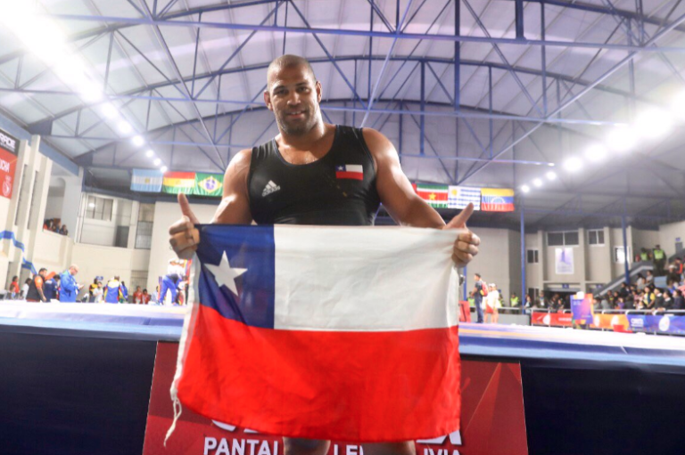 El luchador Yasmani Acosta clasifica a los JJ.OO. y Chile ya suma 15 representantes
