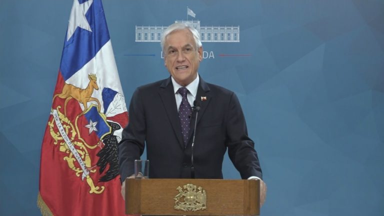 Piñera: Se suspenden eventos con más de 500 personas y se limitan viajes al extranjero de funcionarios públicos