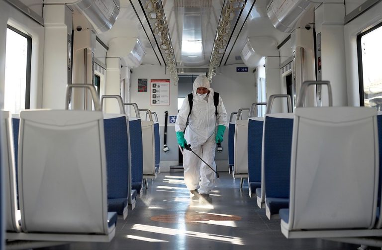 67,8% no cree que Chile esté preparado para evitar el contagio masivo de coronavirus, según Activa