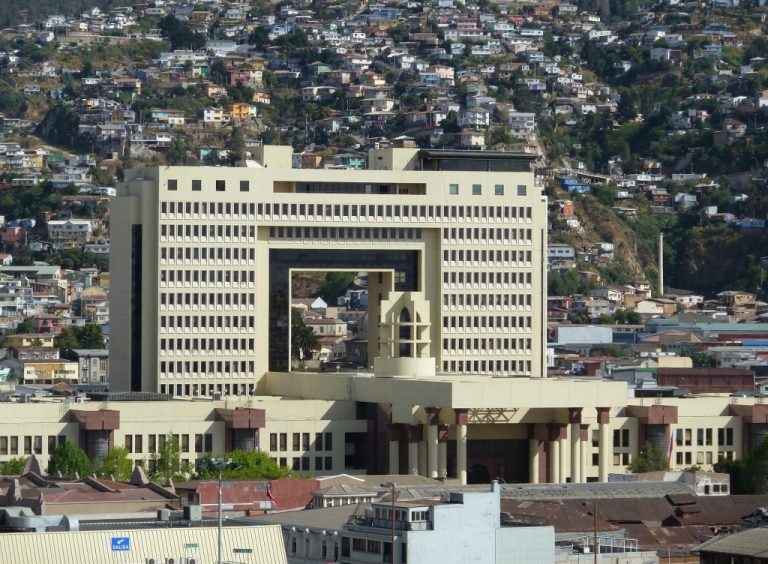 Descartan que el Congreso suspenda sus labores por coronavirus y restringen presencia de funcionarios