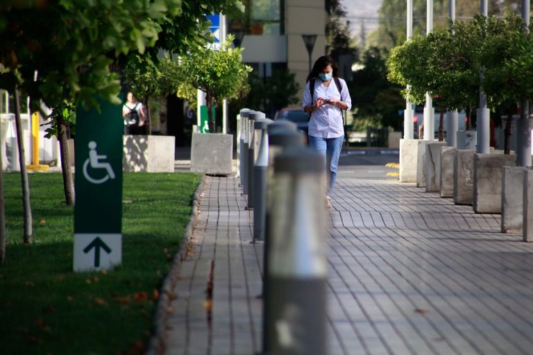 Alcaldes de Las Condes y Vitacura buscarán extremar medidas por el COVID-19