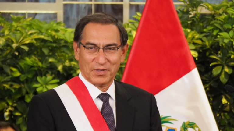 Destituyeron a la ministra de Salud en Perú por un 