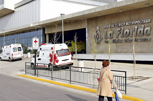 68 funcionarios del Hospital Eloísa Díaz de La Florida en cuarentena preventiva tras contacto con persona contagiada