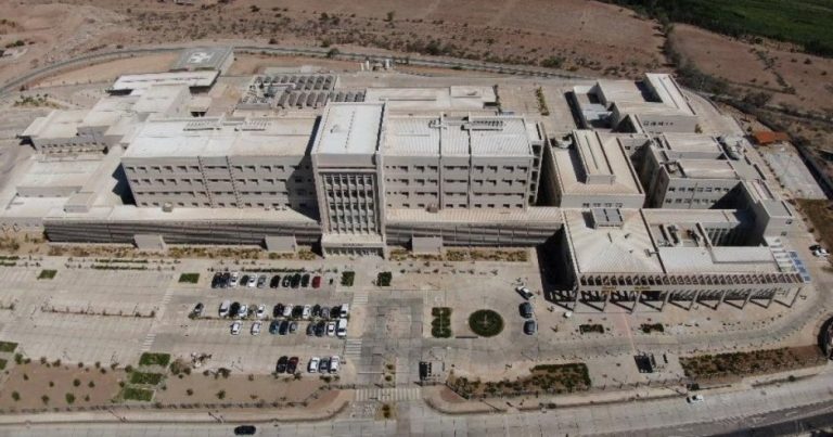 Piñera inauguró nuevo hospital de Ovalle a distancia: Recinto antiguo se prepara para recibir a pacientes con COVID-19