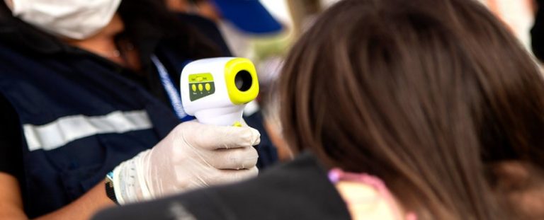 Confirman 176 nuevos casos y 922 contagiados en Chile por COVID-19: Fijan precio máximo de test