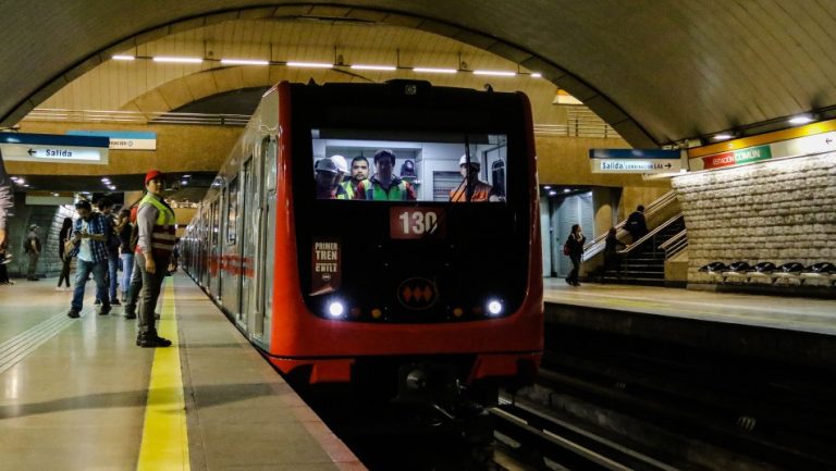 Confirman que una trabajadora del Metro de Santiago fue diagnosticada con coronavirus