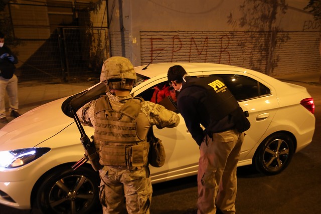 Sujeto intentó evitar un control en toque de queda, inventando que tenía coronavirus