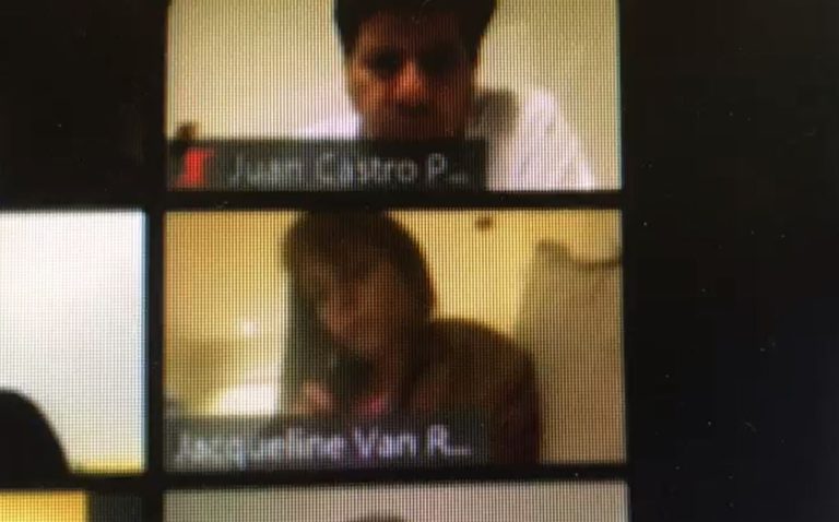 JVR lamenta polémica por copa de vino, pero critica que 