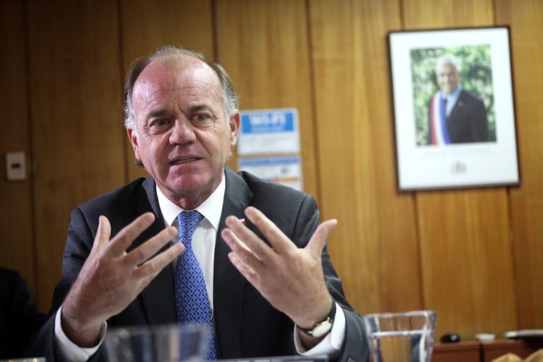 Ministro Walker ante advertencias de subir un 20% el valor del pan: 