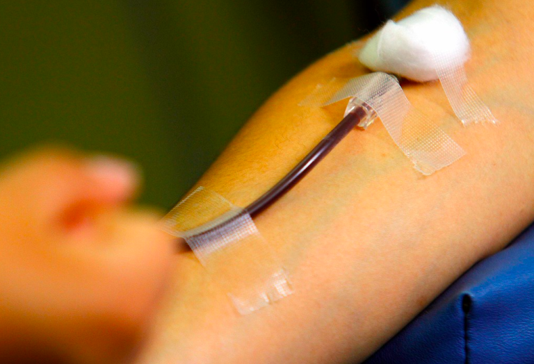Bancos de sangre en nivel crítico: Autoridades hacen un urgente llamado a donar